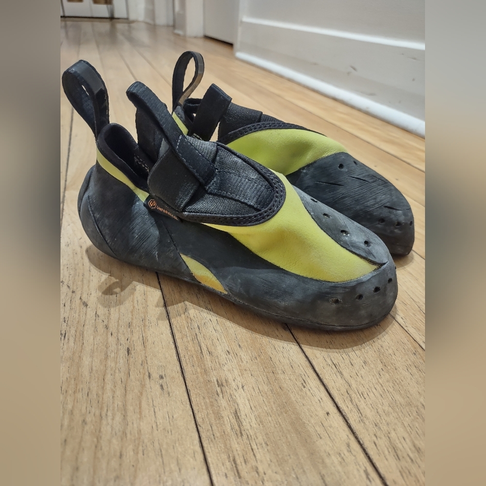 Unparallel Vim climbing shoes